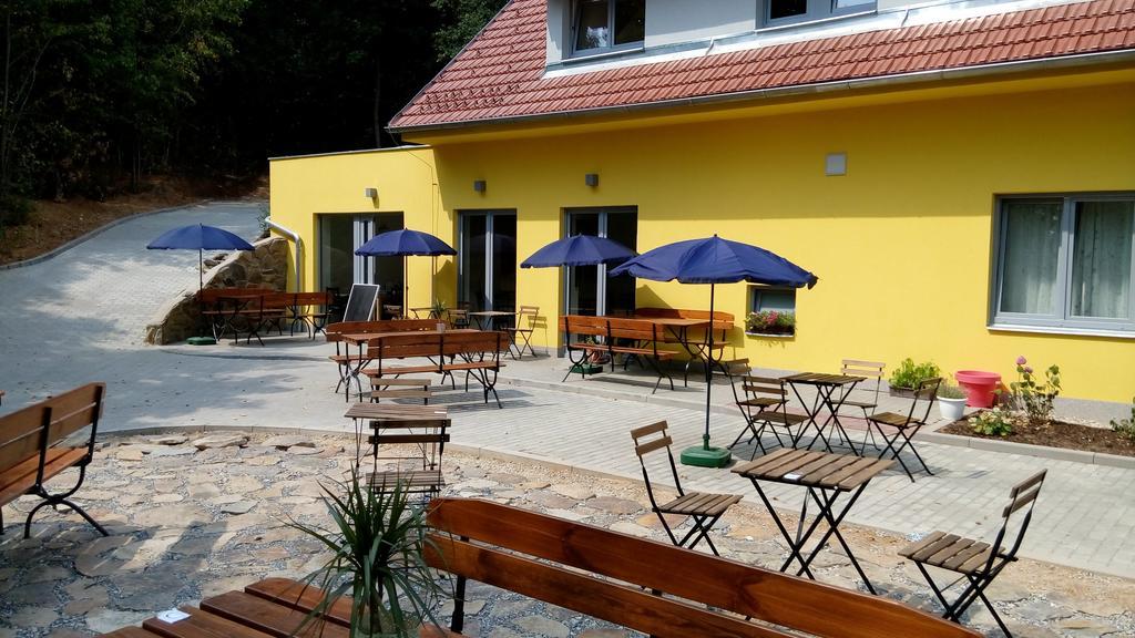 Mezi Stromy Hotel Horakov Ngoại thất bức ảnh