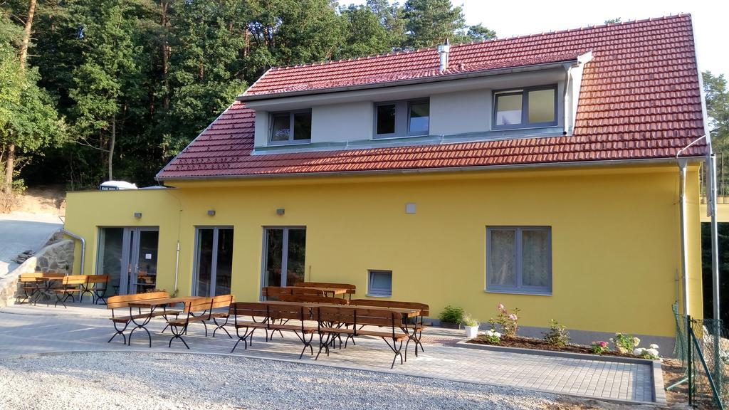 Mezi Stromy Hotel Horakov Ngoại thất bức ảnh